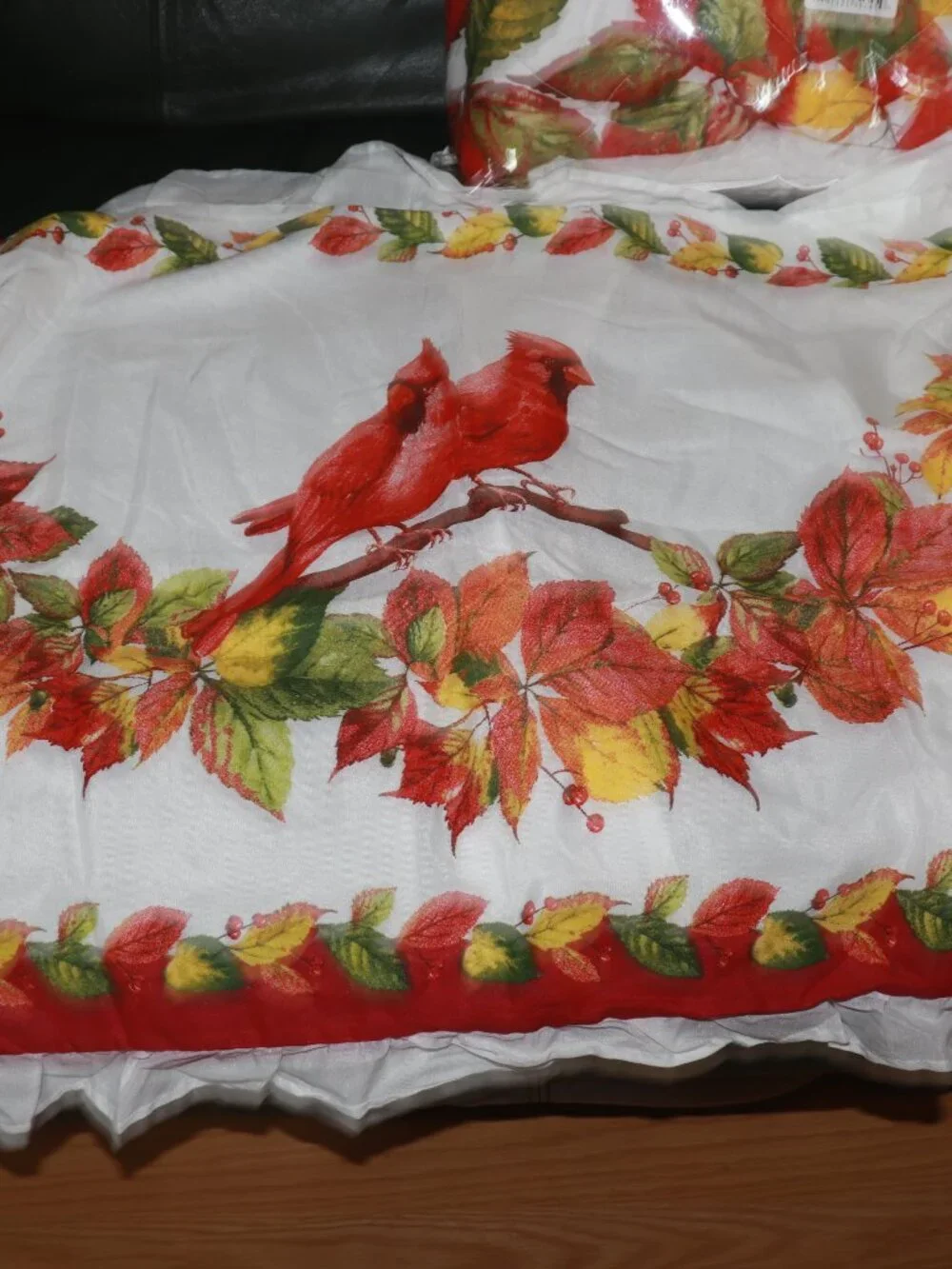 3 Piece Bedspread Autumn Wreath, Red Cardinals Queen Full  Size Comforter Set